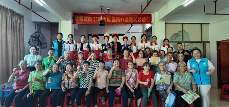 非遗科普添彩敬老月 “行走的思政课”点亮社区——广东碧桂园职业学院科协联合马院师生开展重阳非遗科普进社区活动